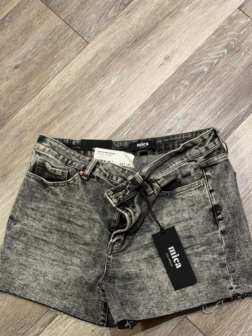 NWT Mica Denim Black Acid Wash Raw Hem Jean Shorts Size XL